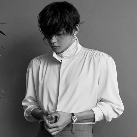 V (防弹少年团)的最新活动照片