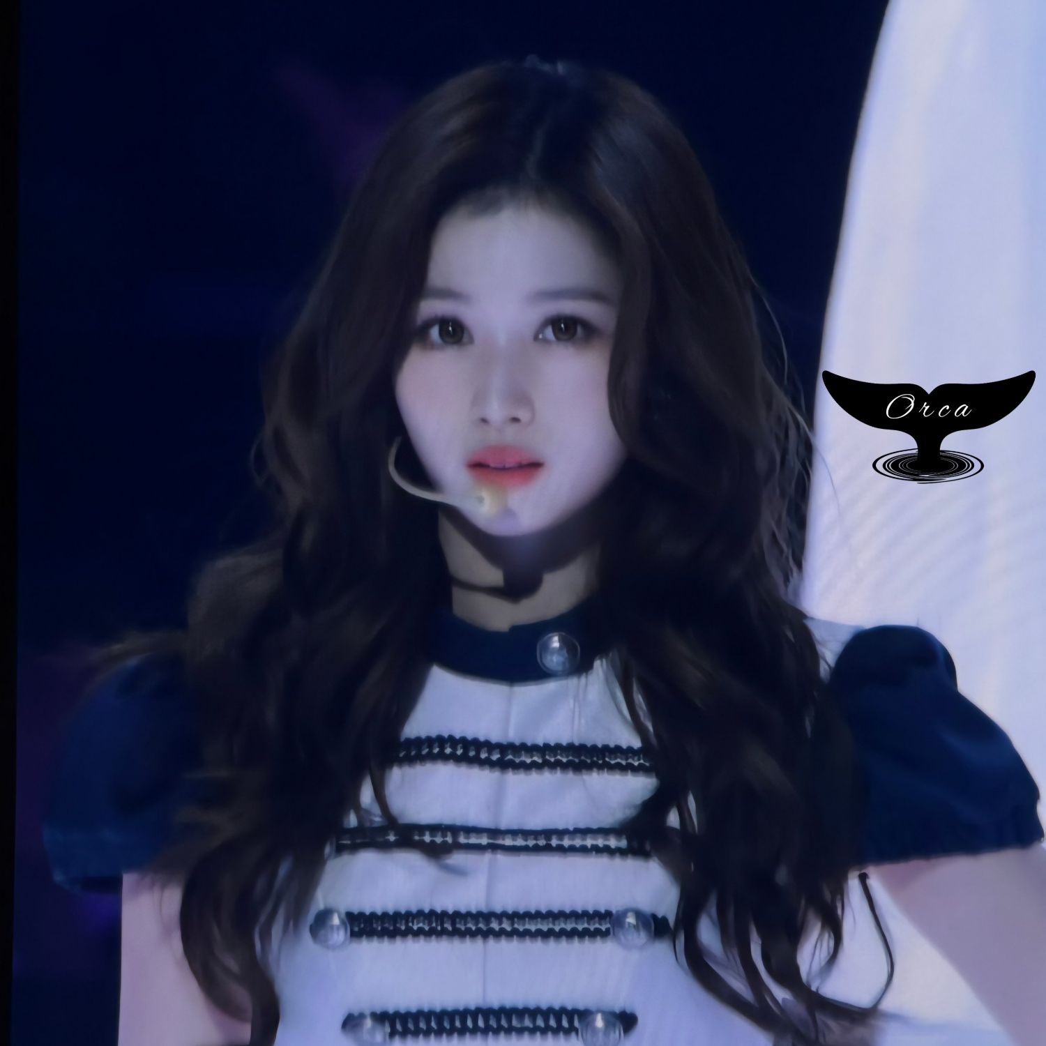 Momen yang diabadikan oleh penggemar Sana (TWICE)