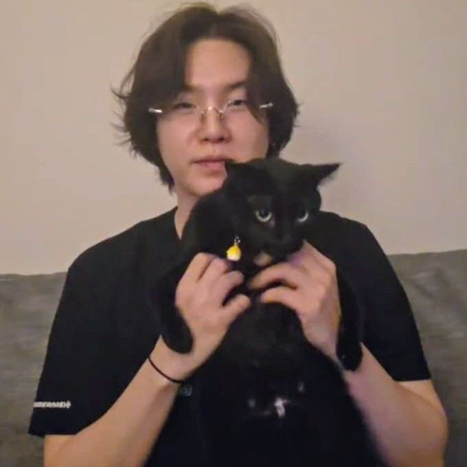 슈가 (방탄소년단) 최근 활동샷