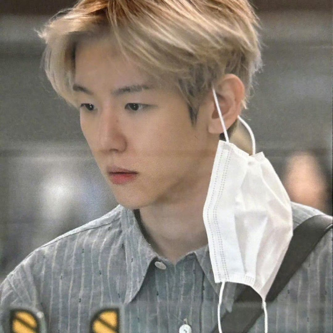 백현 (EXO)의 최신 사진