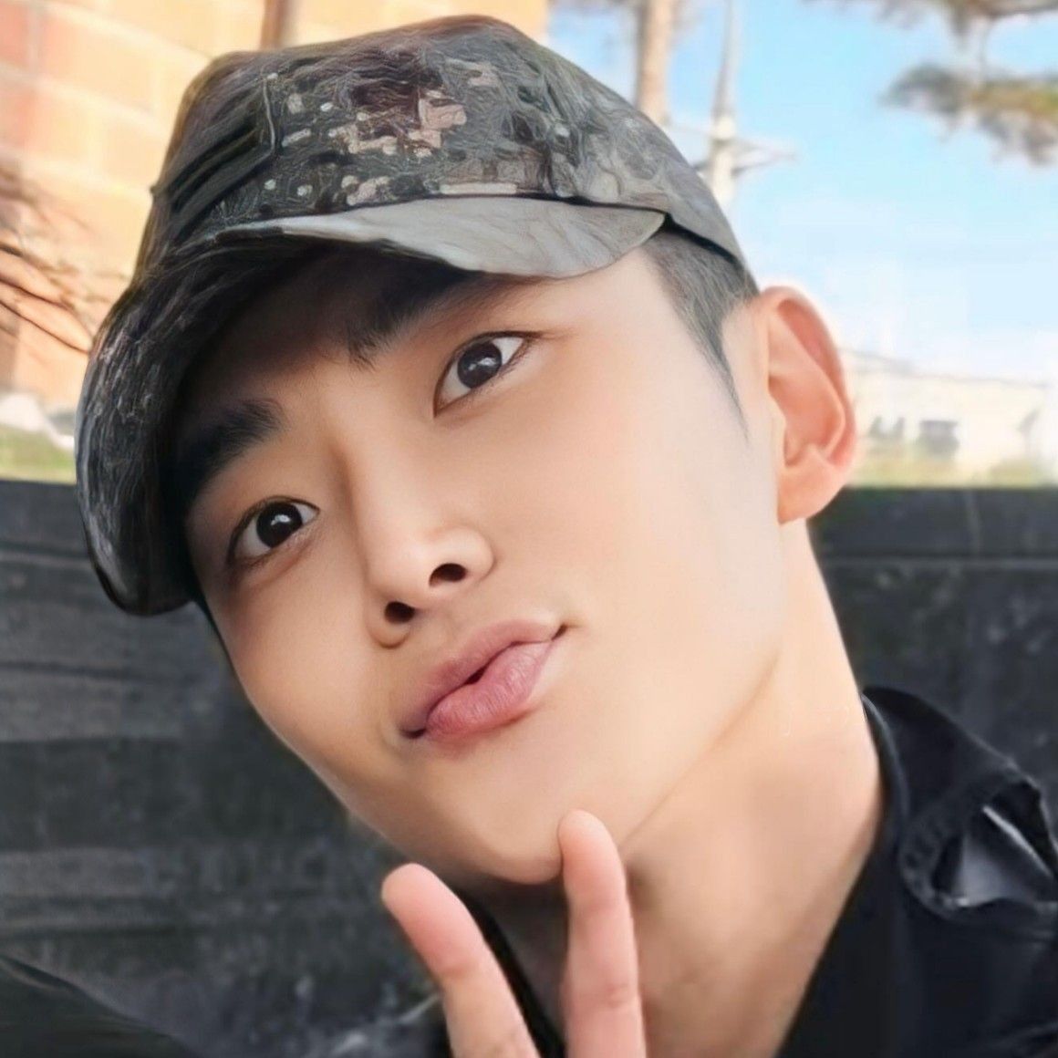 로운의 비하인드 컷