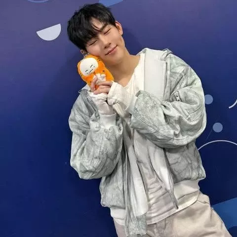 Foto aktivitas terbaru MONSTA X