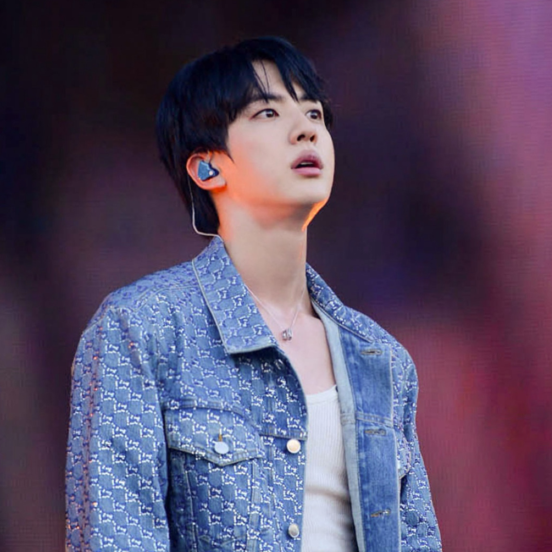 Momen yang diabadikan oleh penggemar Jin (BTS)