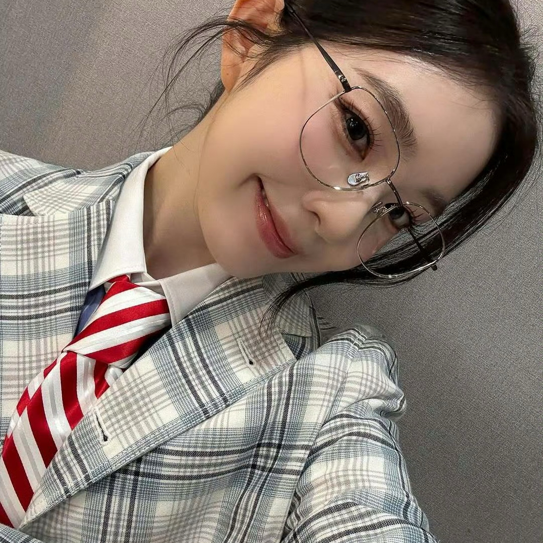 Foto aktivitas terbaru Irene (Red Velvet)