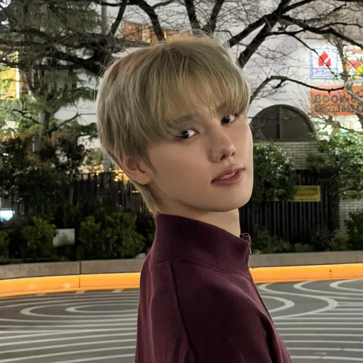 Recent activity shot of Minhee (CRAVITY)