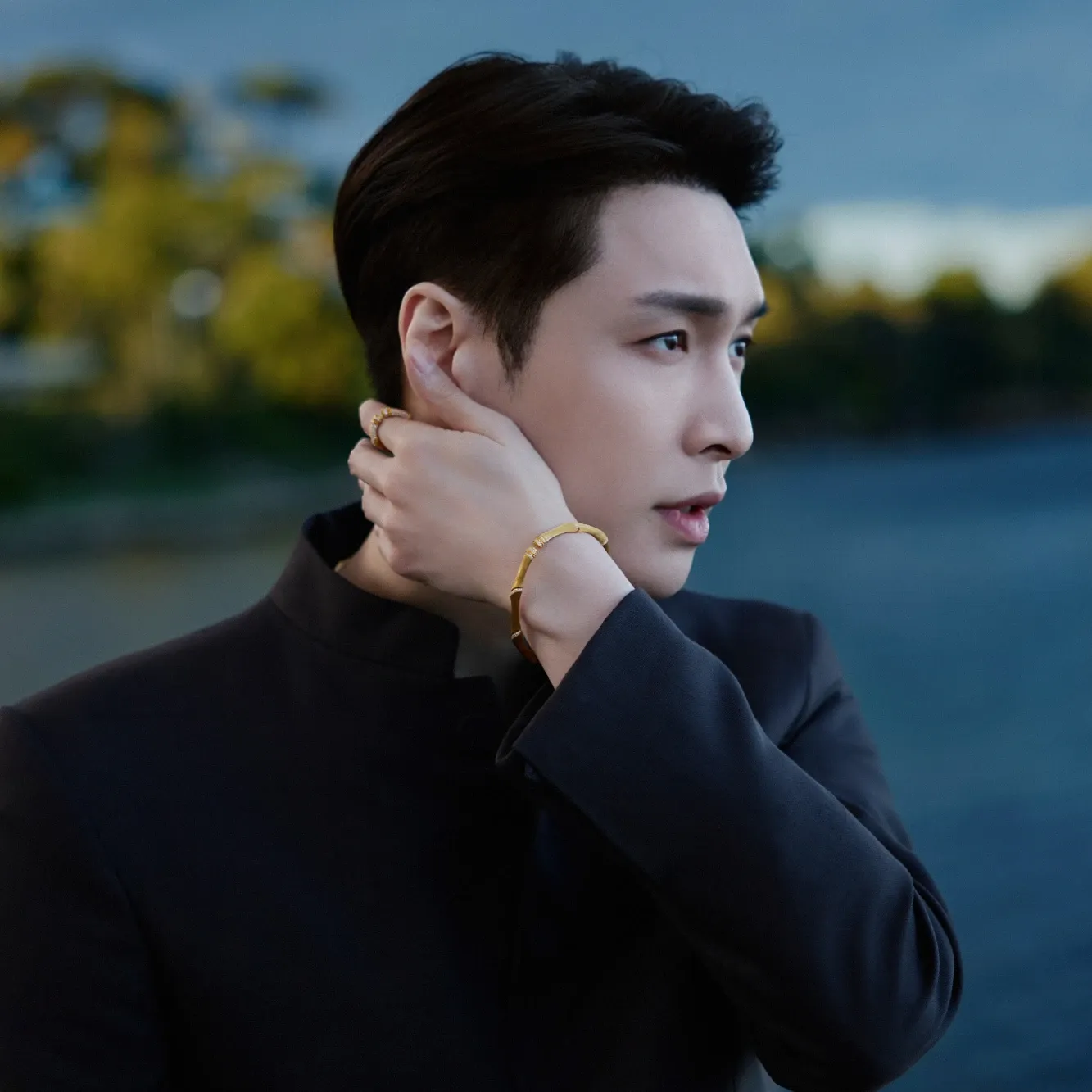 Behind-the-scenes cut of Lay (EXO)