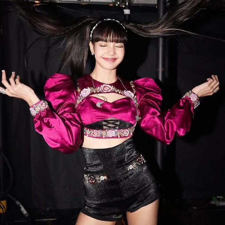 Momen yang diabadikan oleh penggemar Lisa (BLACKPINK)