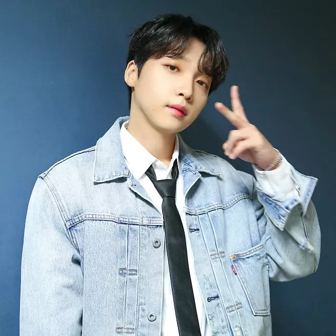 Recent activity shot of Jeong Sewoon