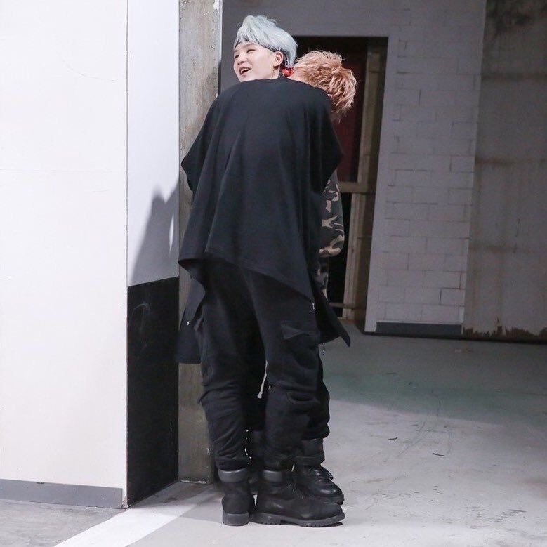 Behind-the-scenes cut of RM (BTS)