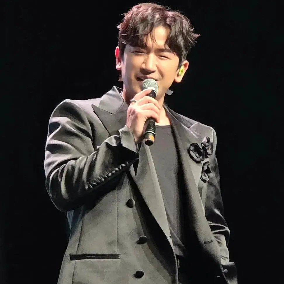 Recent activity shot of Lee Minwoo (SHINHWA)