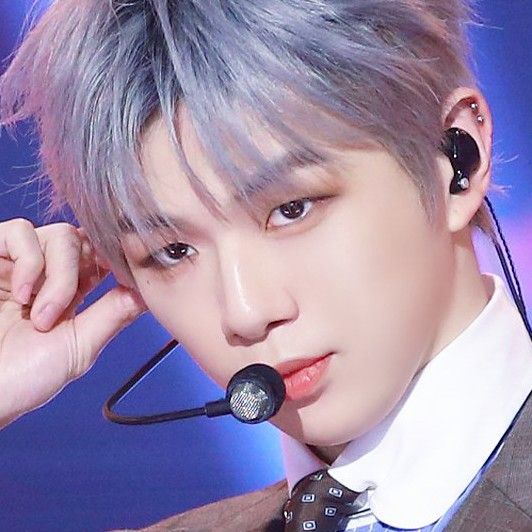 강다니엘의 비하인드 컷