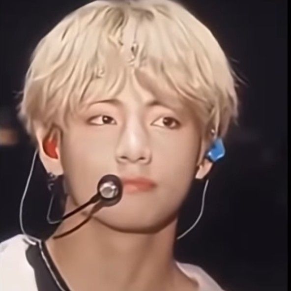 A moment captured by V (BTS)'s fan