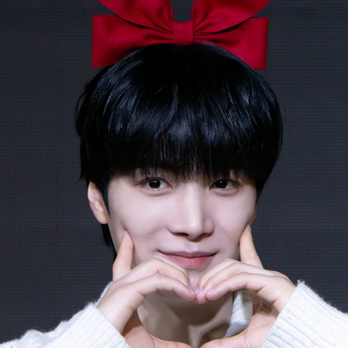 A moment captured by Kim Jonghyeon's fan