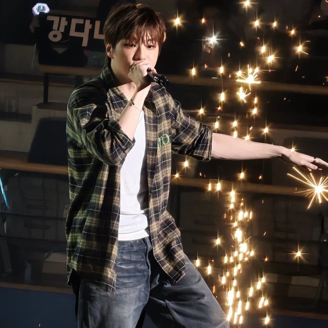 A moment captured by Kang Daniel's fan