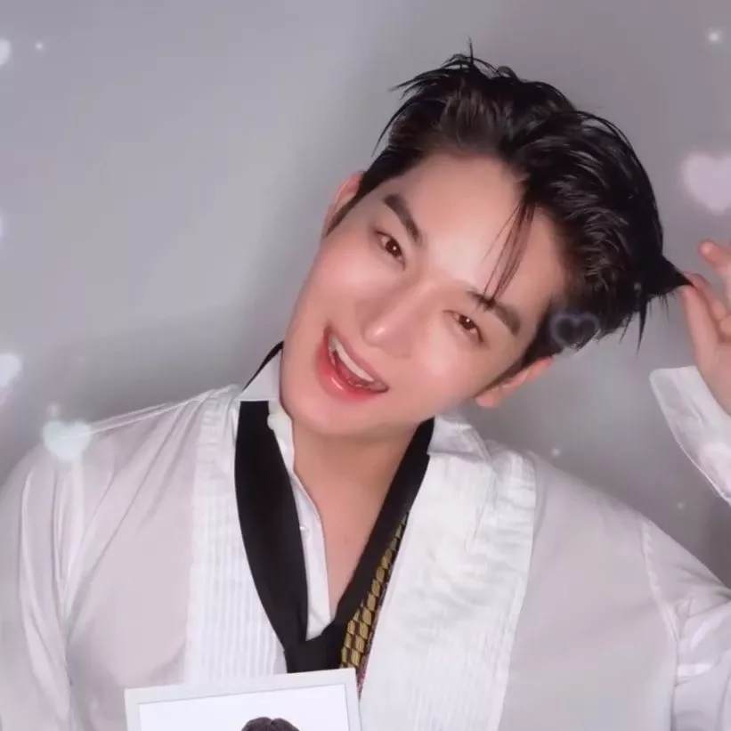 Recent activity shot of Bae Jinyoung