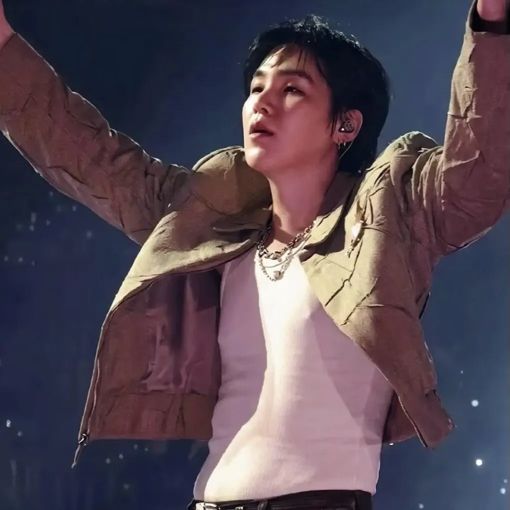 Foto terbaru SUGA (BTS)