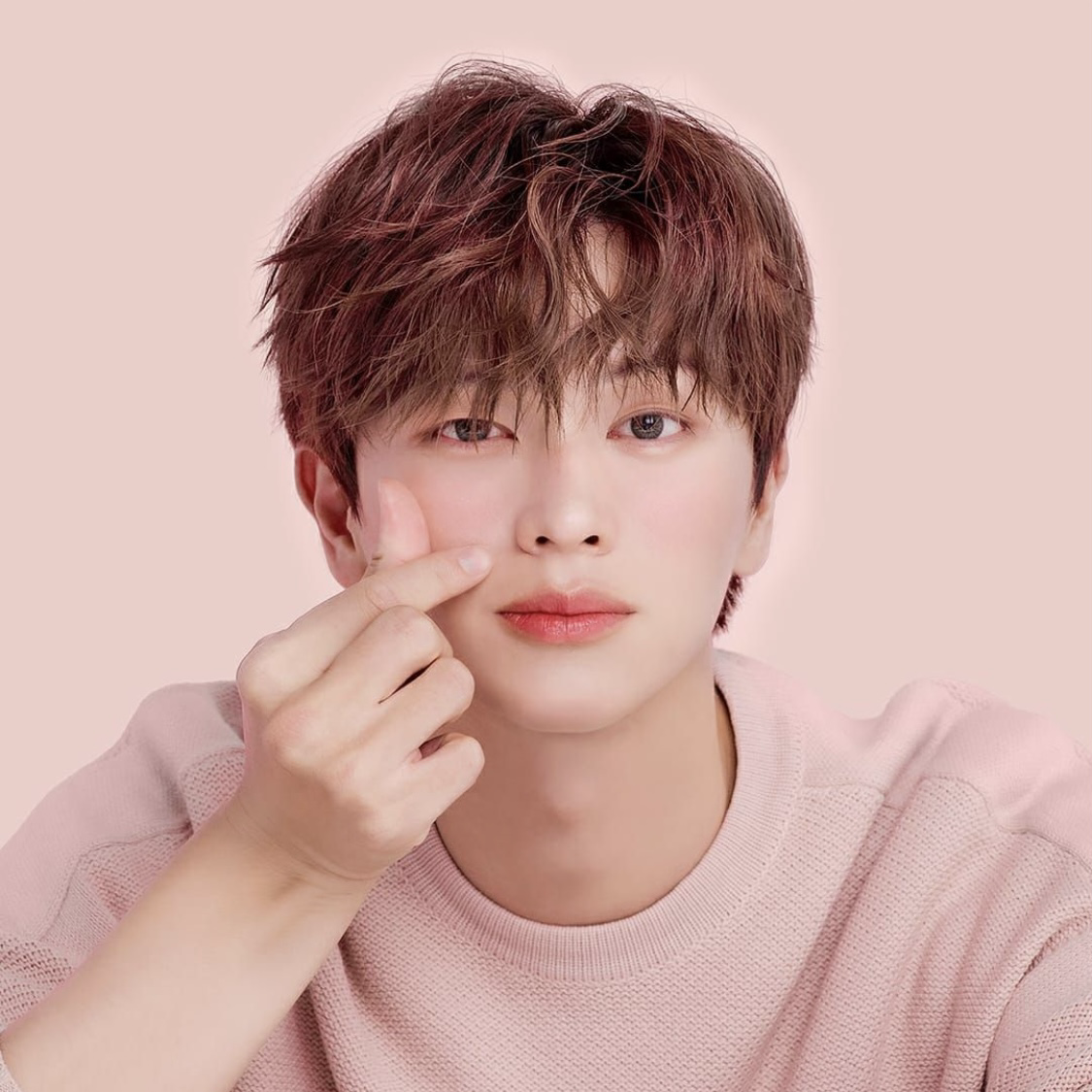 Behind-the-scenes cut of Yook Sungjae (BTOB)