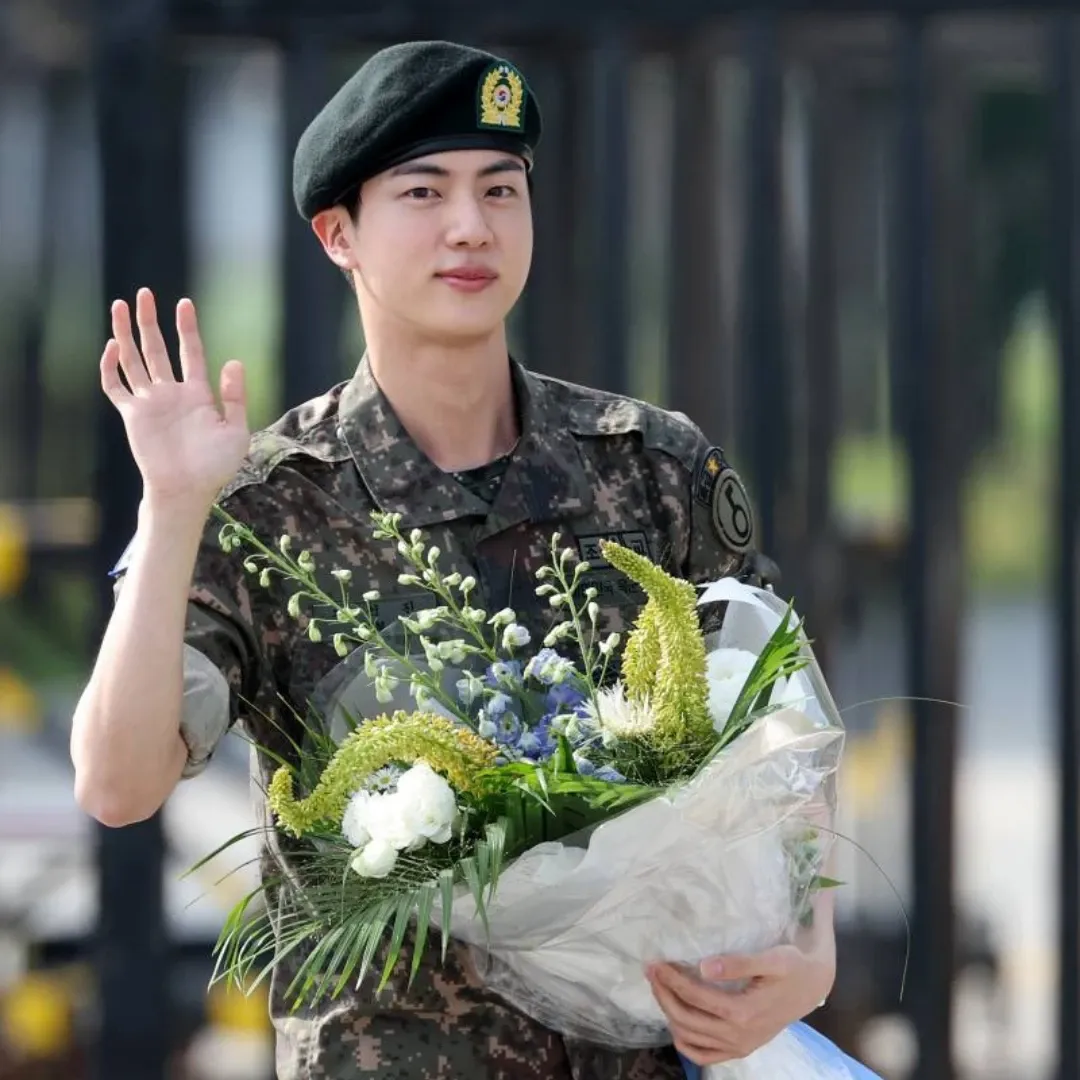 Momen yang diabadikan oleh penggemar Jin (BTS)