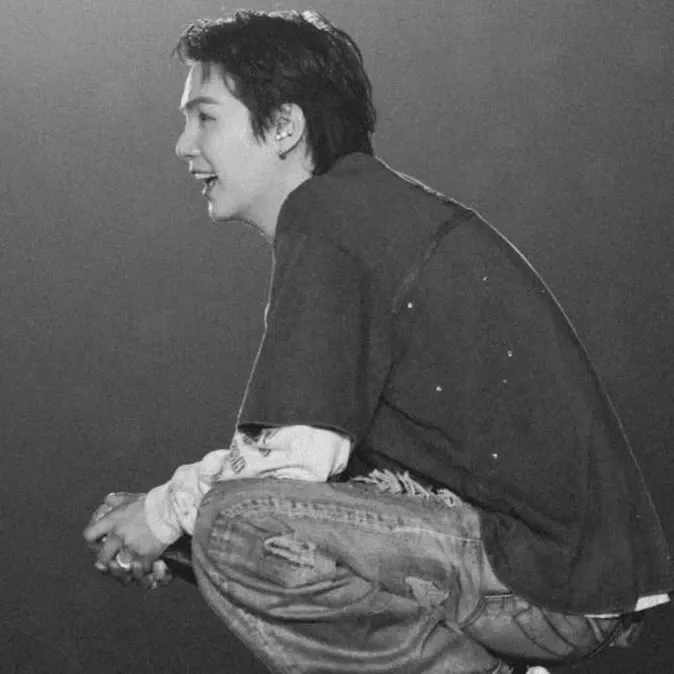 SUGA (防彈少年團)的最新照片