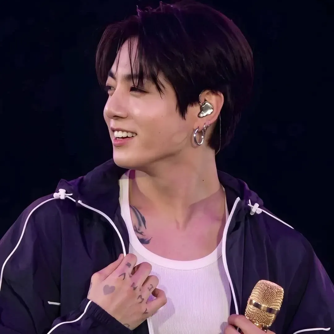 Latest photo of Jungkook (BTS)