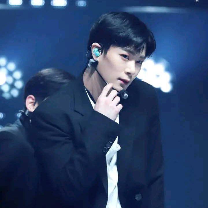 Behind-the-scenes cut of Moonbin (ASTRO)