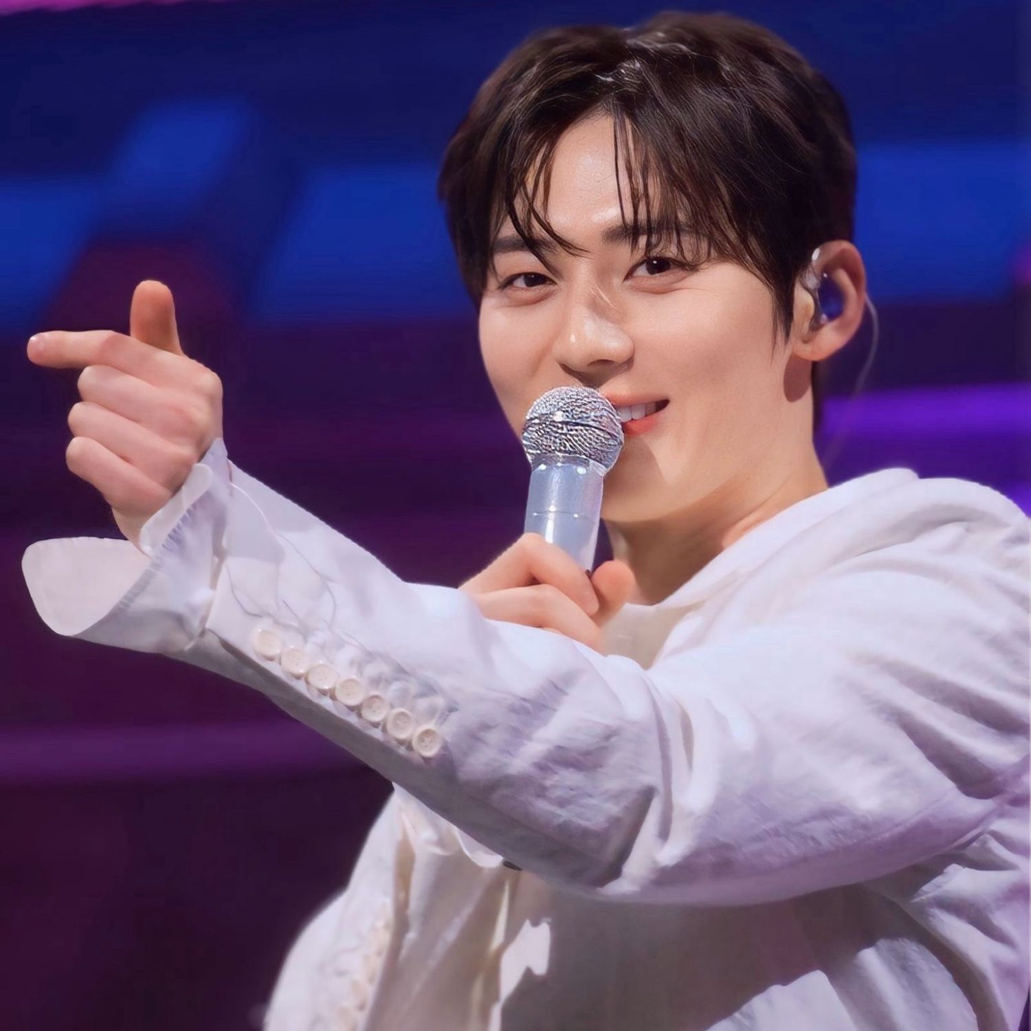 Latest photo of Hwang Minhyun