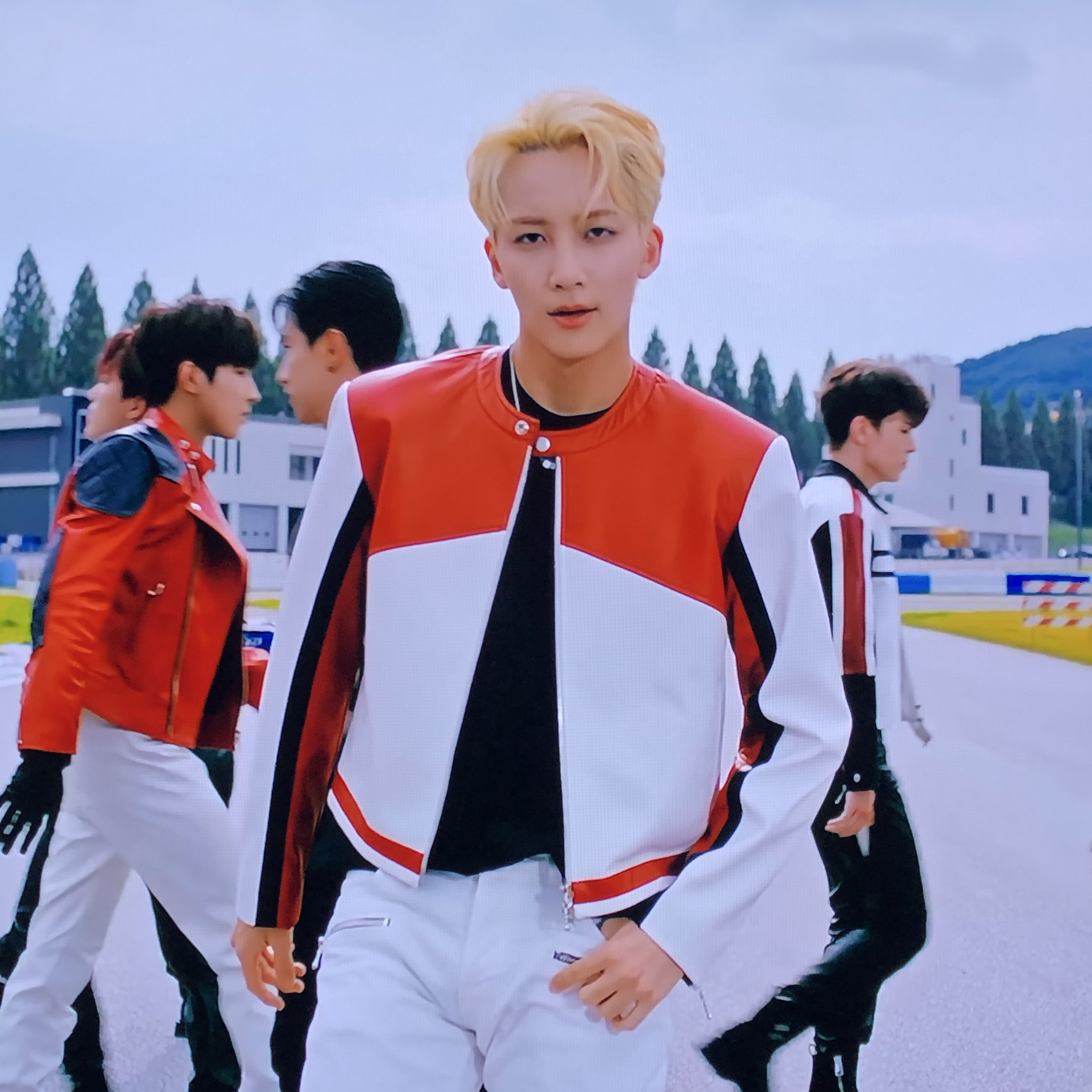 Latest photo of Jeonghan (SEVENTEEN)