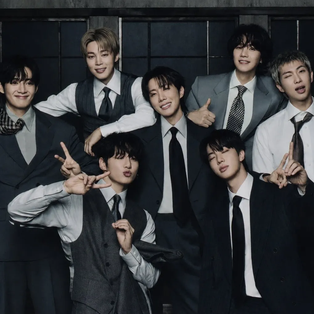 Behind-the-scenes cut of BTS