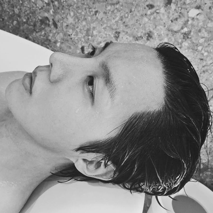 Foto terbaru j-hope (BTS)