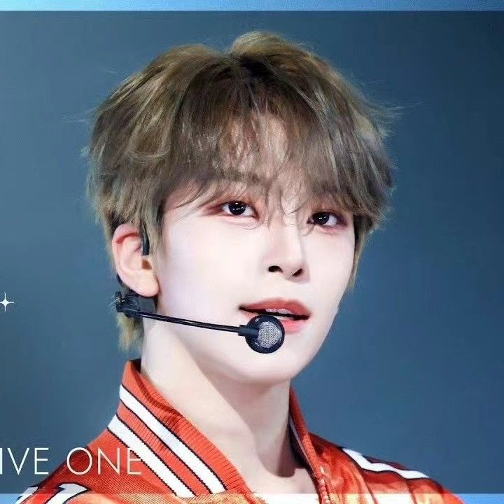 A moment captured by He Xinlong (ALPHA DRIVE ONE)'s fan