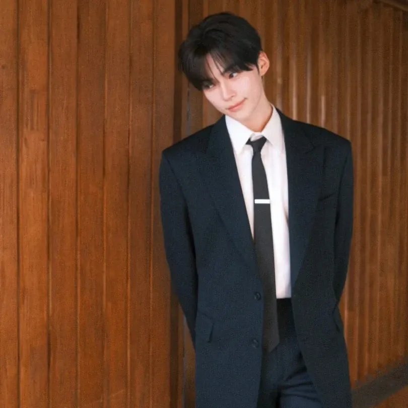 A moment captured by Sung Hanbin (ZEROBASEONE)'s fan