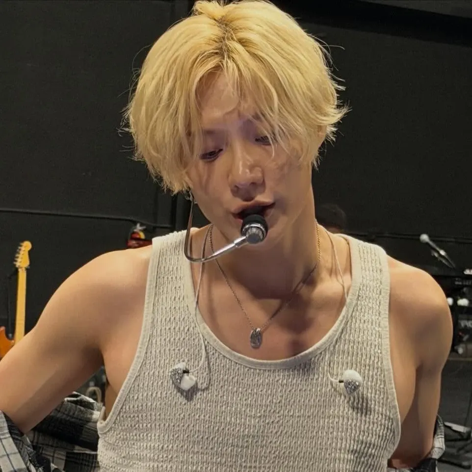 A moment captured by Taemin (SHINee)'s fan