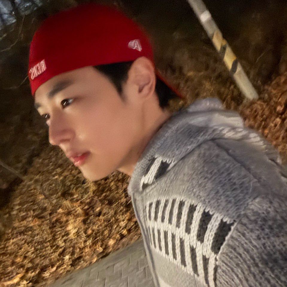 Behind-the-scenes cut of Choi Byungchan