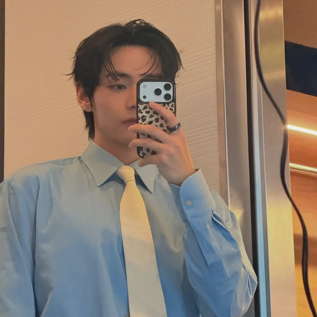 뷔 (방탄소년단)의 비하인드 컷