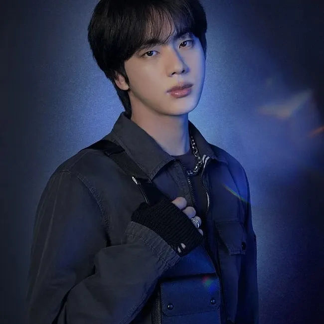 Behind-the-scenes cut of Jin (BTS)