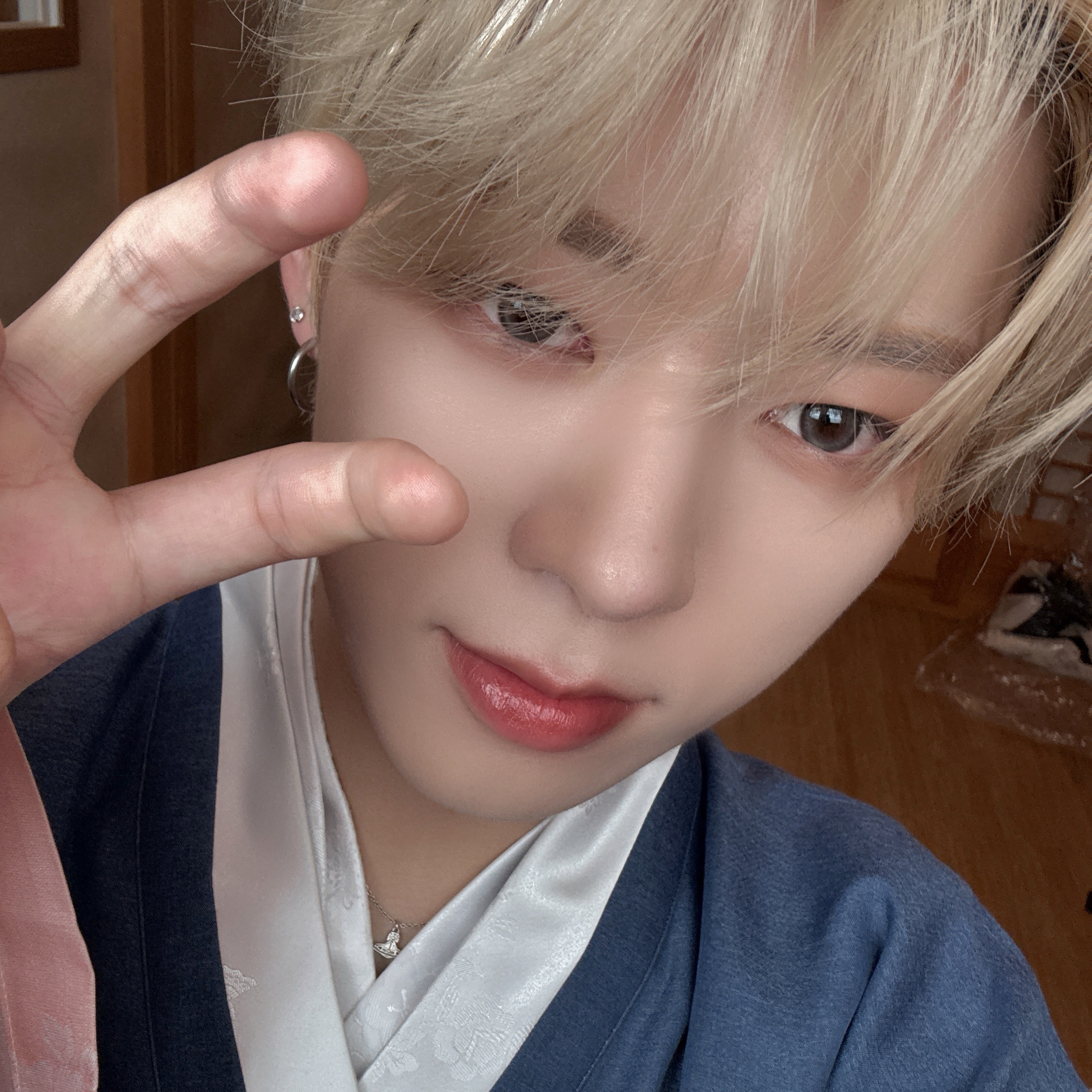 A moment captured by Jinhyuk (NOWZ)'s fan