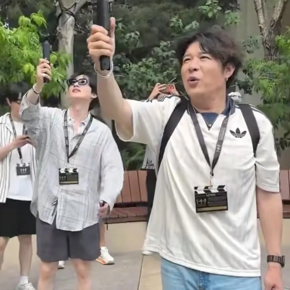 Behind-the-scenes cut of Shindong (Super Junior)