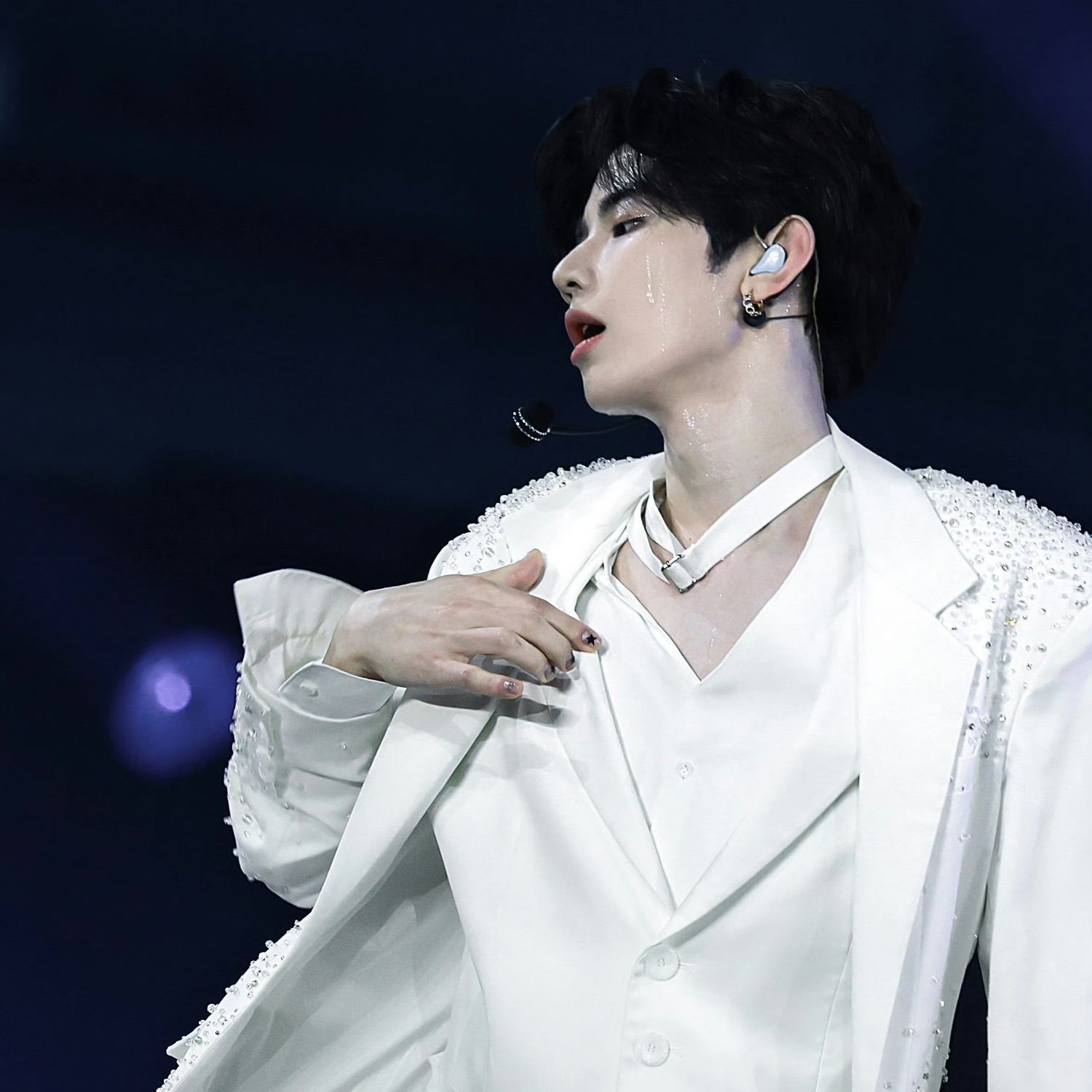 Behind-the-scenes cut of Zhang Hao