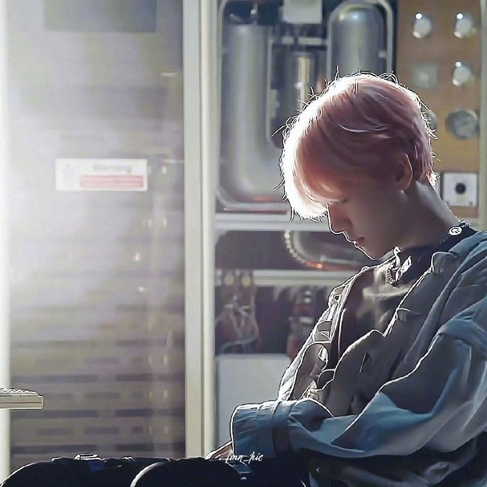 백현 (EXO)의 비하인드 컷