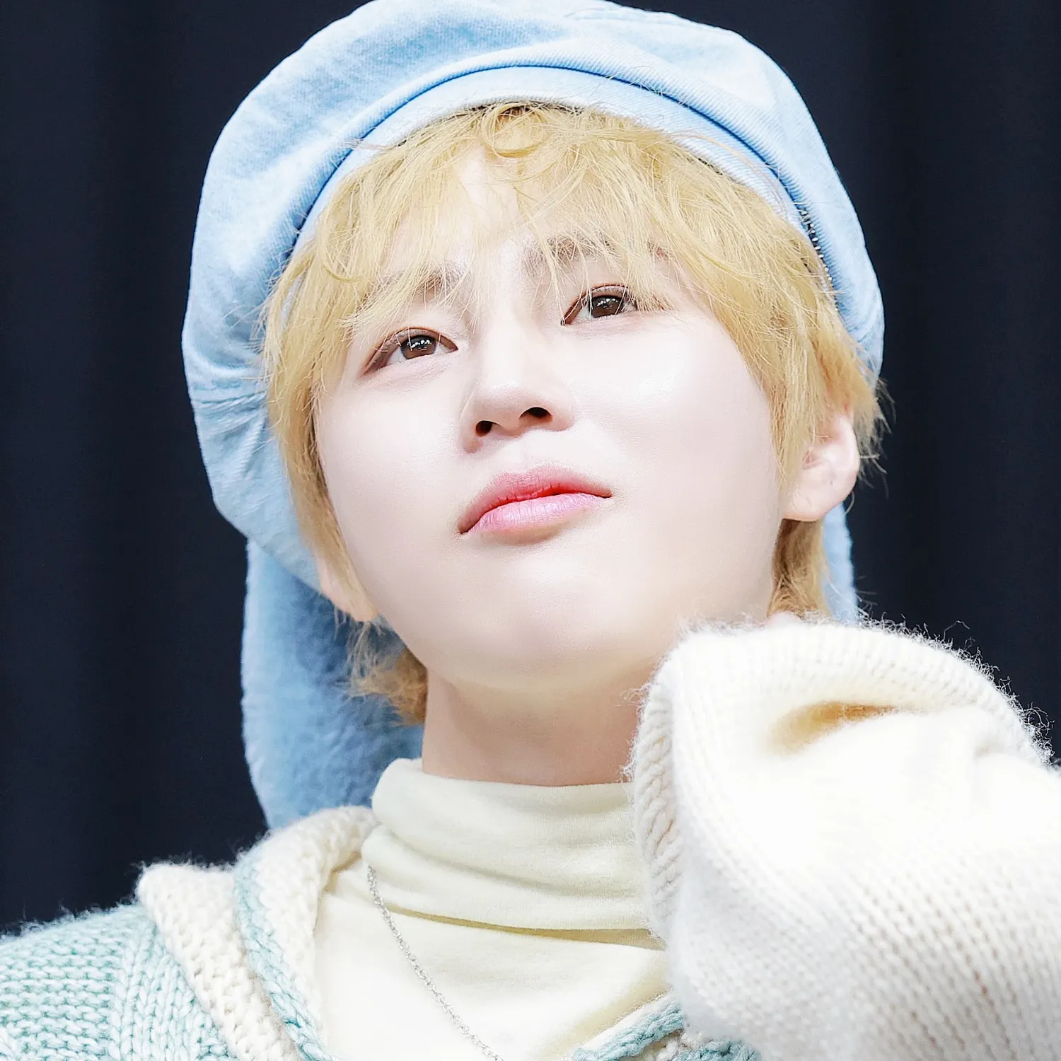 Recent activity shot of Ha Sungwoon