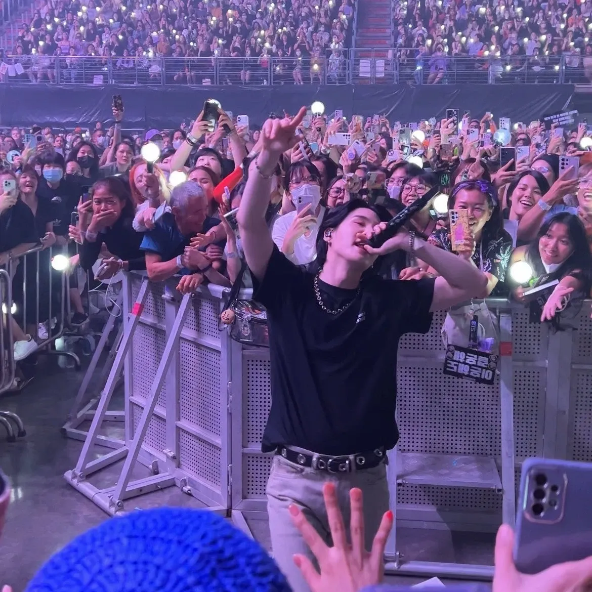 Foto aktivitas terbaru SUGA (BTS)