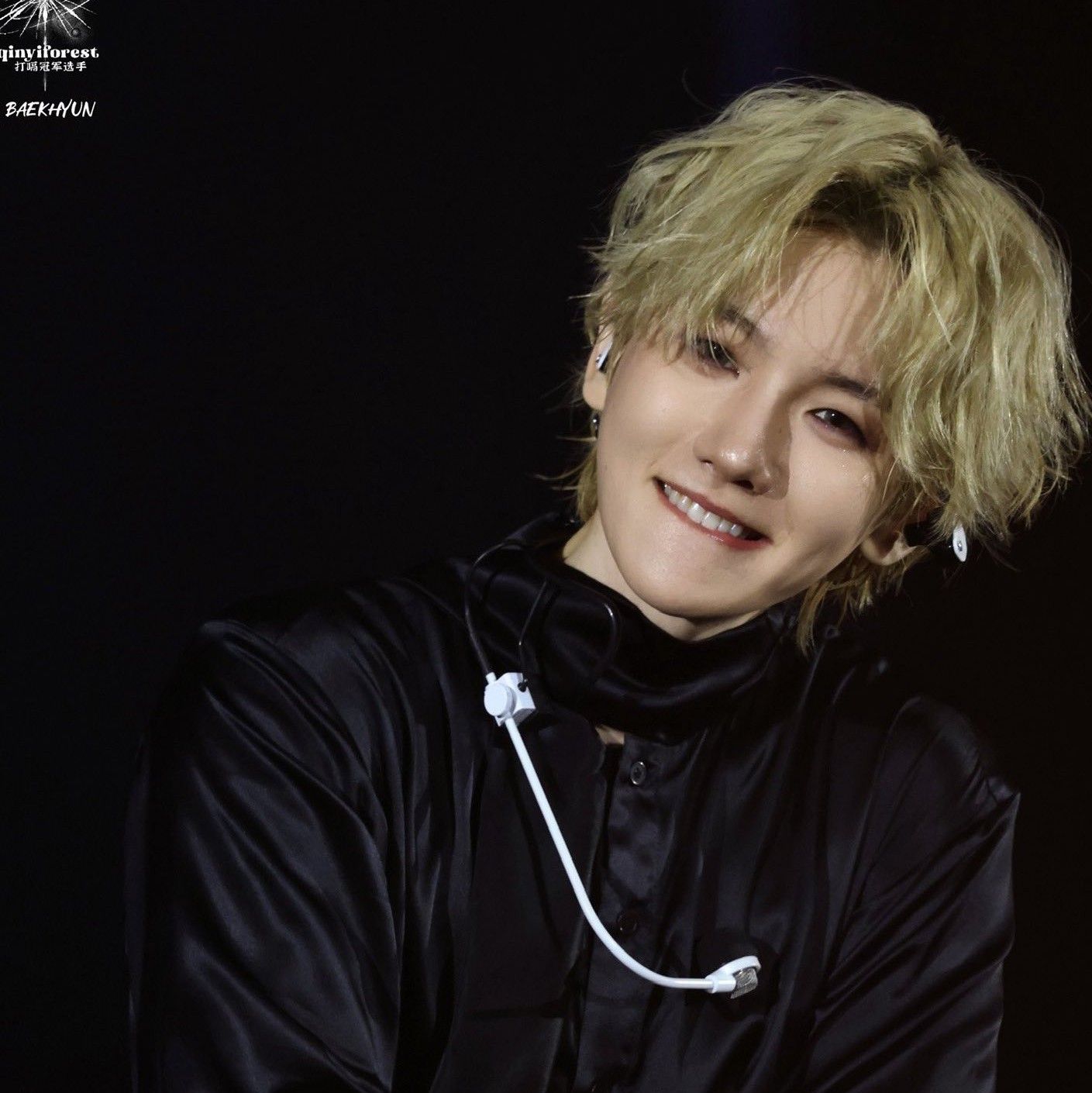 A moment captured by Baekhyun (EXO)'s fan