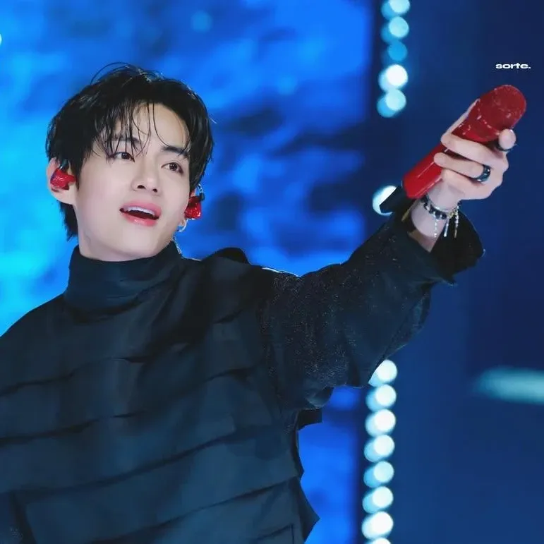 뷔 (방탄소년단)의 비하인드 컷