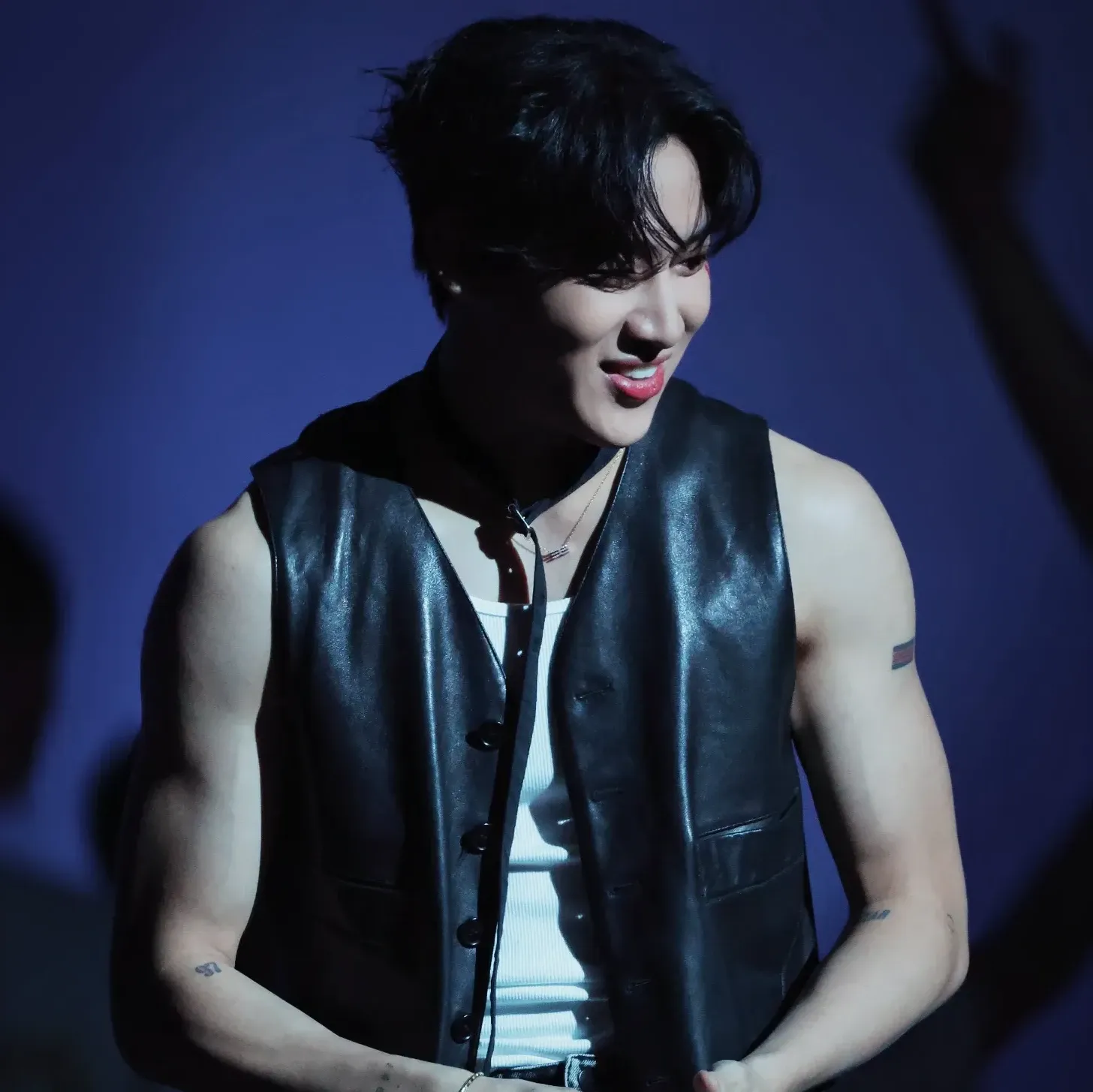 Behind-the-scenes cut of Bambam (GOT7)