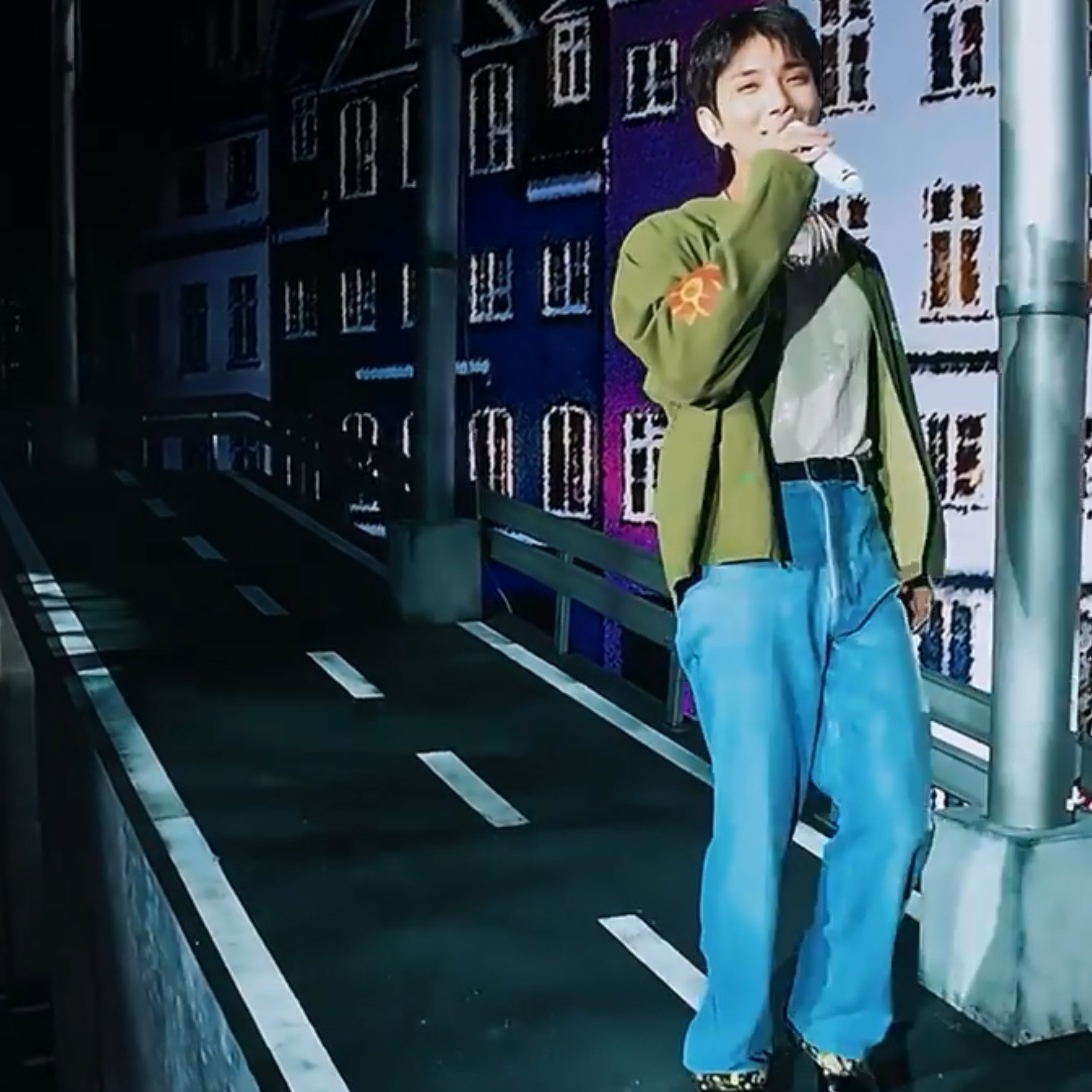 Latest photo of Joshua (SEVENTEEN)