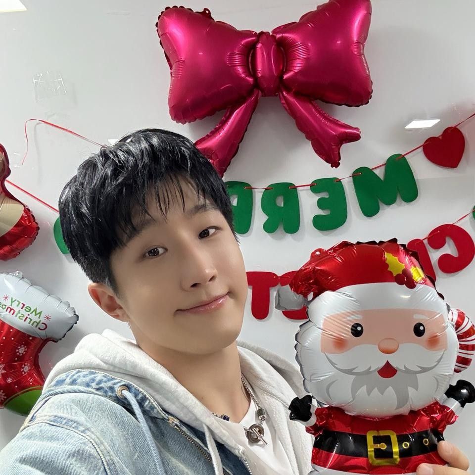 Behind-the-scenes cut of Jinjin (ASTRO)