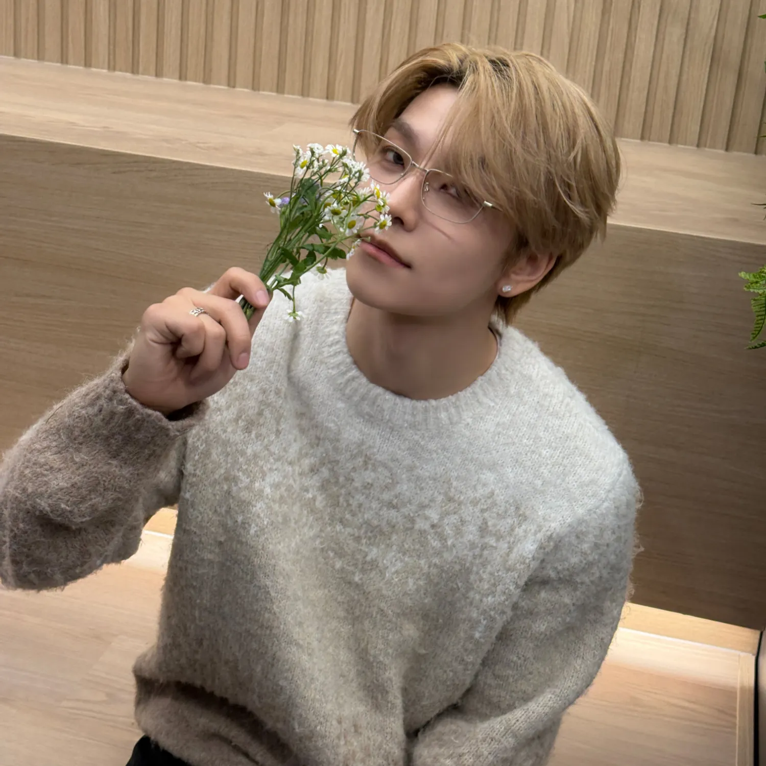 Behind-the-scenes cut of He Xinlong (ALPHA DRIVE ONE)