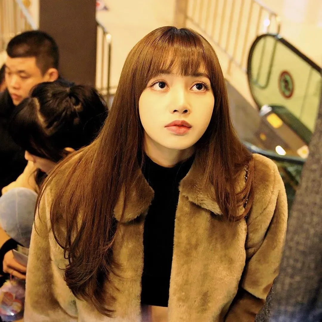 Foto aktivitas terbaru Lisa (BLACKPINK)
