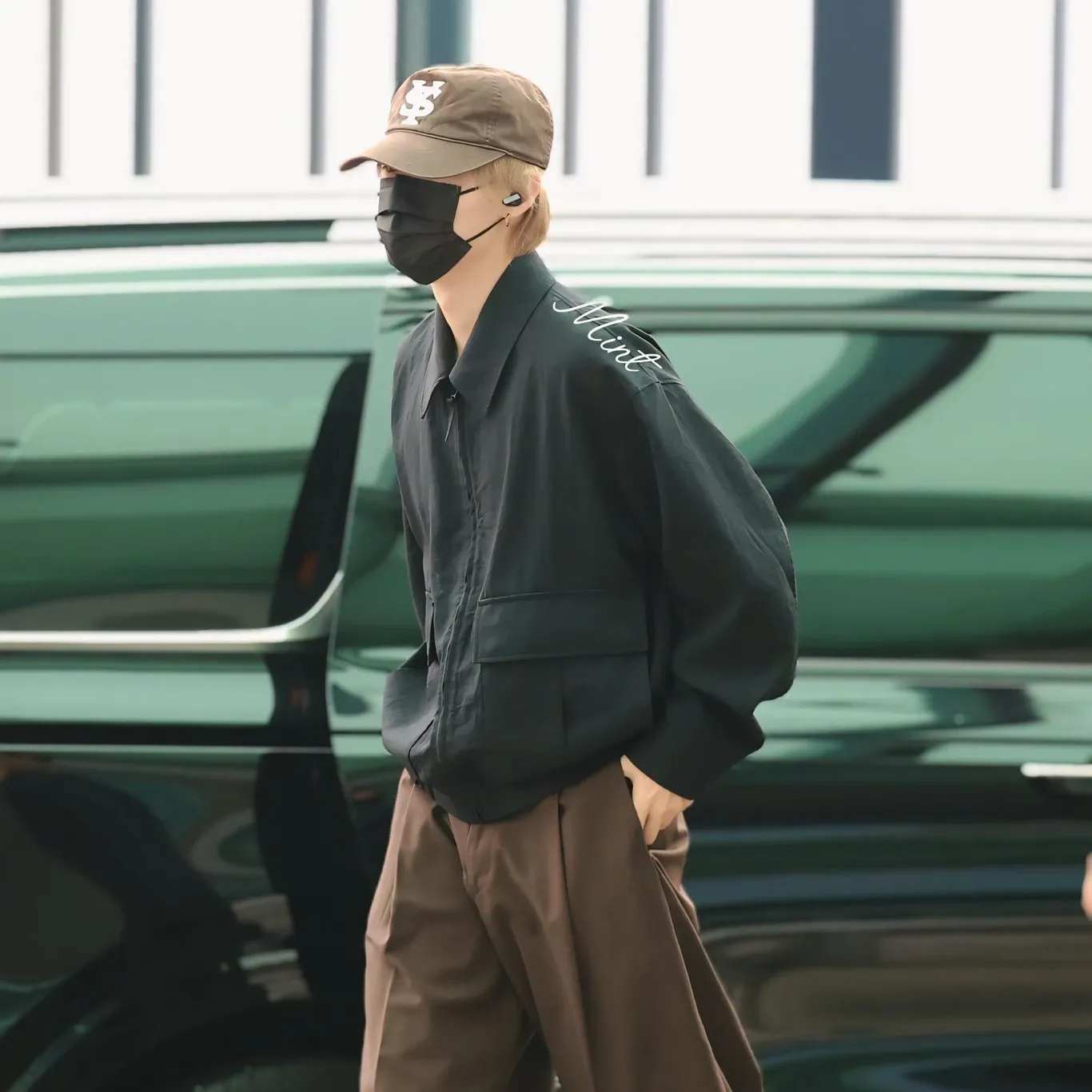 Recent activity shot of Doyoung (TREASURE)