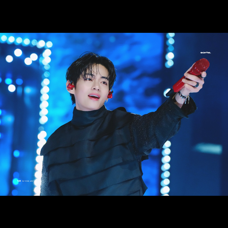 Latest photo of V (BTS)